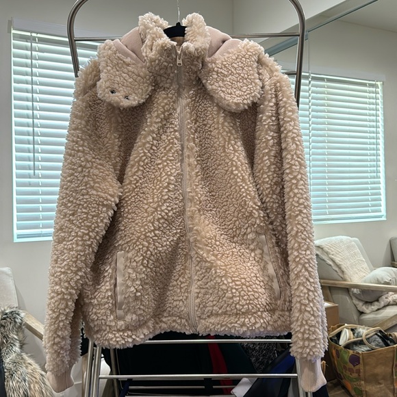 Abercrombie & Fitch Jackets & Blazers - **NEW WITH TAG** White Abercrombie & Fitch Women Sherpa Zip Hoodie Jacket Coat